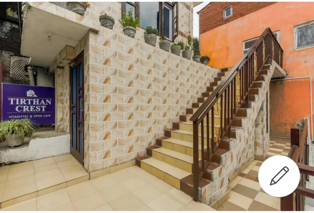 Tirthan Crest Homestay Banjār Zewnętrze zdjęcie