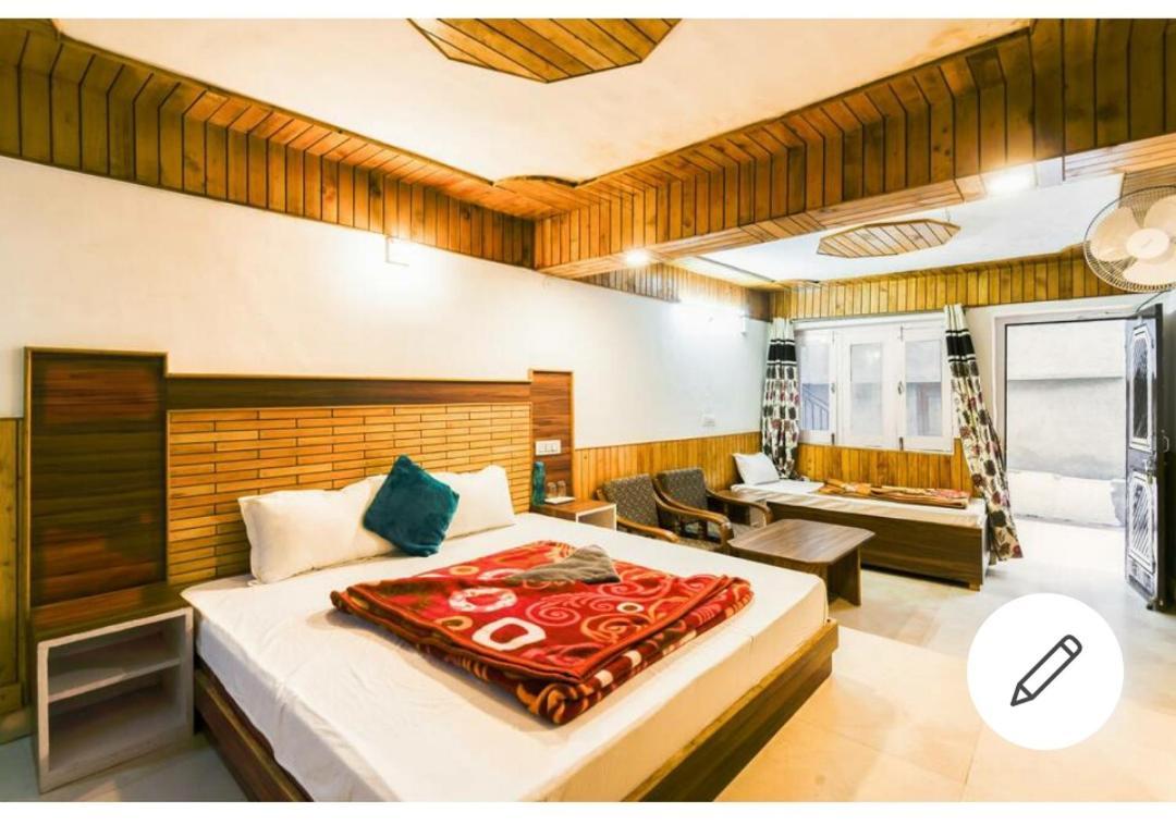 Tirthan Crest Homestay Banjār Zewnętrze zdjęcie